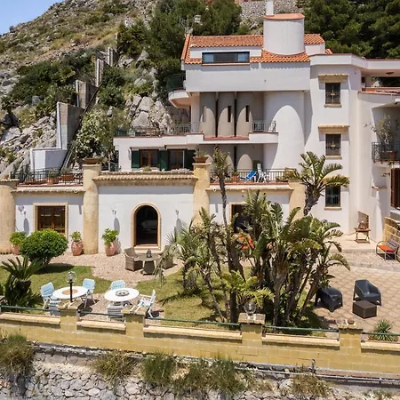 Vista Mare Con Piscina Privata A Mondello Palerme