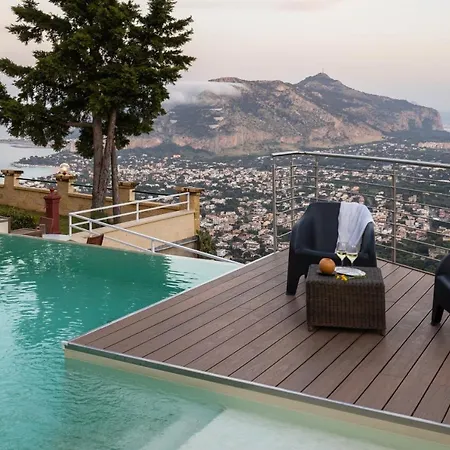 Vista Mare Con Piscina Privata A Mondello Villa *