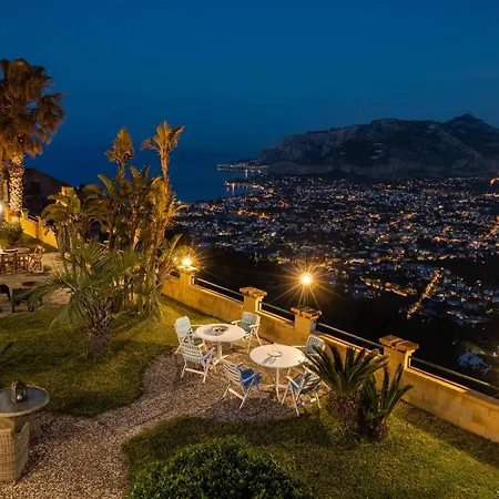 Vista Mare Con Piscina Privata A Mondello Villa