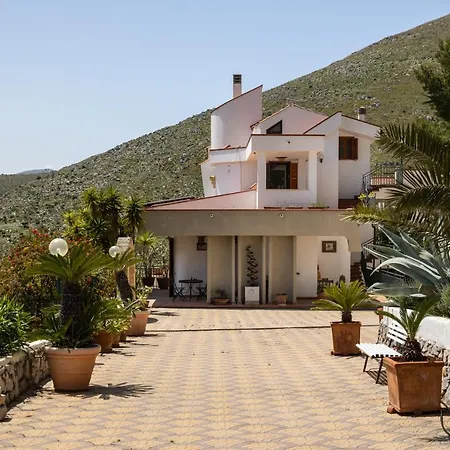 Villa Vista Mare Con Piscina Privata A Mondello Palermo