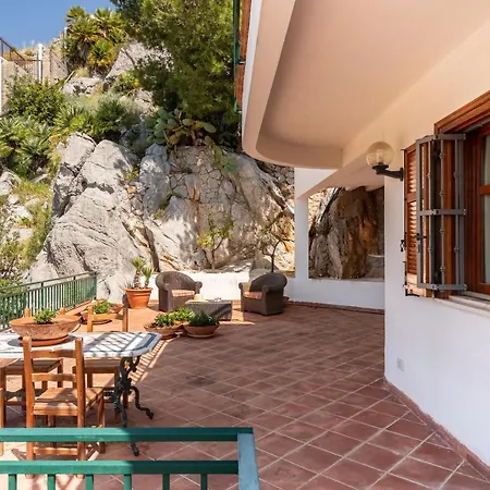 Vista Mare Con Piscina Privata A Mondello Palermo