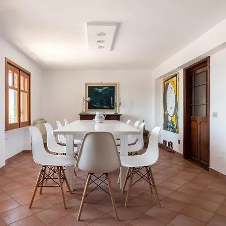 Vista Mare Con Piscina Privata A Mondello Palermo